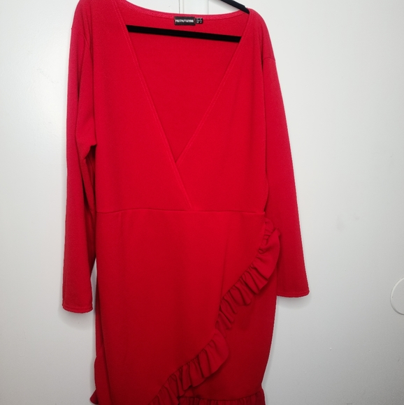 Pretty Little thing Red Dress - Picture 2 of 5